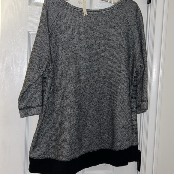 Victorias Secret grey and black sequin striped 3/4 sleeve top - Picture 6 of 6